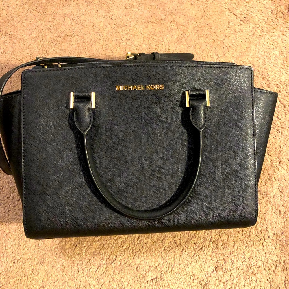 Micheal Kors purse